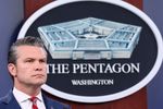 ファイル・フォト：ワシントンの国防総省で、イラン戦争に関するブリーフィングを行うヘグセス米国防長官。