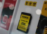 午前の日経平均は続伸、一時2％超高　ＡＩ・半導体株がけん引