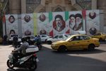 イラン、軍の秘密網で装備品調達　トヨタ車も数千台輸入か